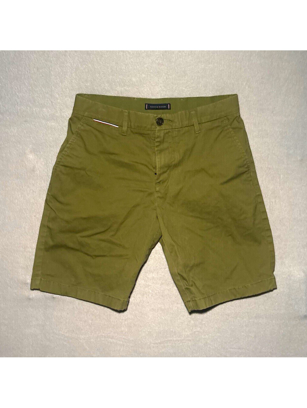 Tommy Hilfiger Men’s Green Chino Shorts Cotton Flat Front Pockets Logo